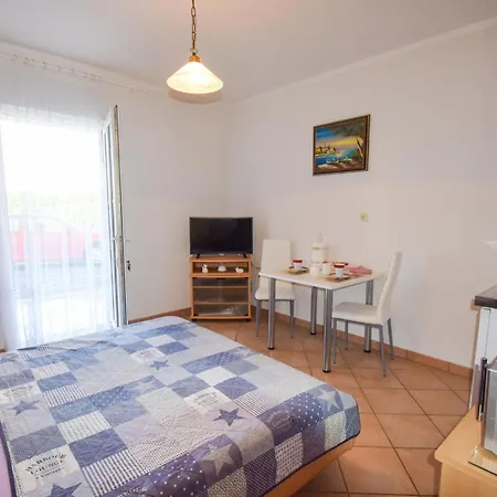 Apartment Matic By Interhome Malinska